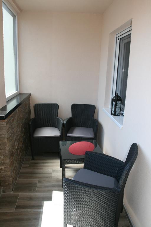 Lola Apartments Banja Koviljača Kültér fotó
